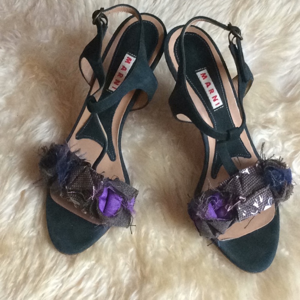 Sandals - Picture 2 of 7